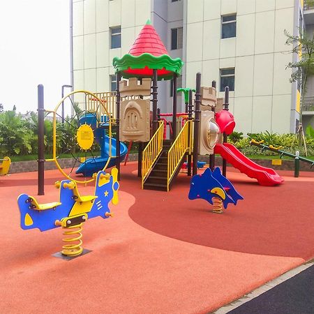 Modern And Comfortable Studio Apartment Springlake Summarecon Near Summarecon By Travelio Bekasi Buitenkant foto