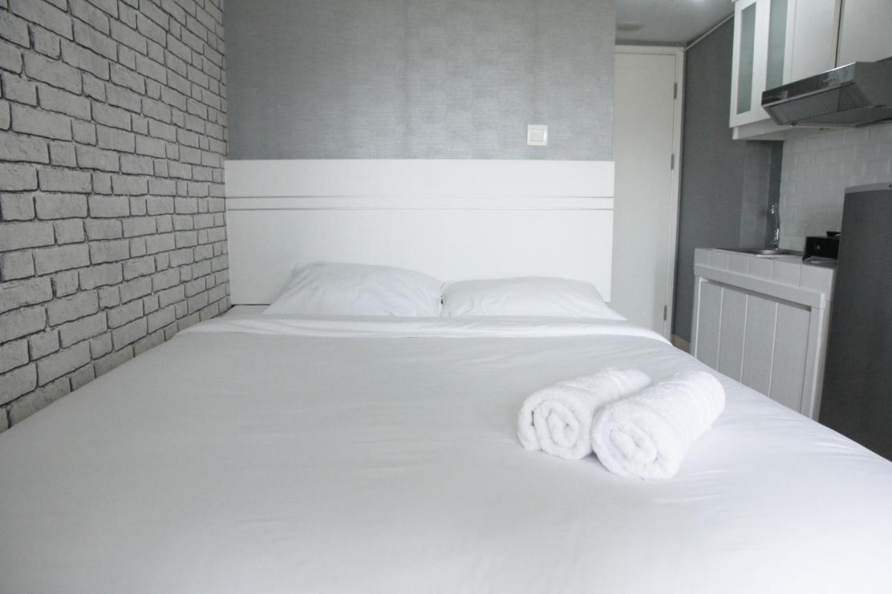Modern And Comfortable Studio Apartment Springlake Summarecon Near Summarecon By Travelio Bekasi Buitenkant foto